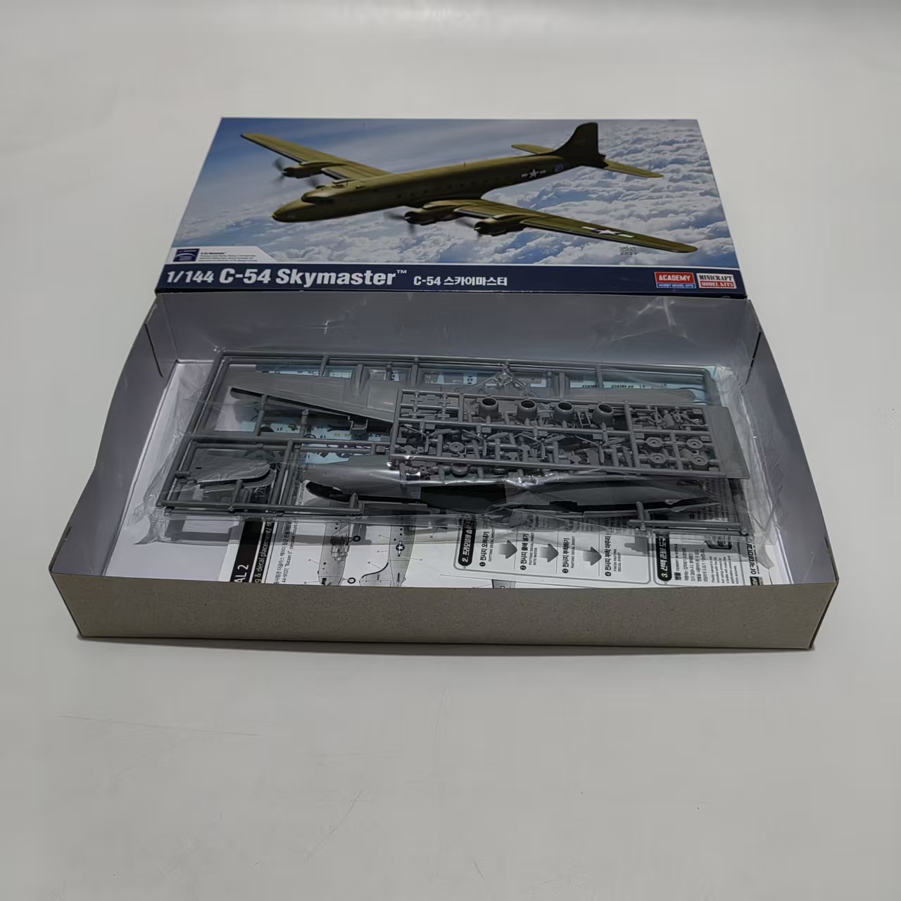 Model Kit Academy - AC12652 ACADEMY 1/144 USAAF C-54 Kit