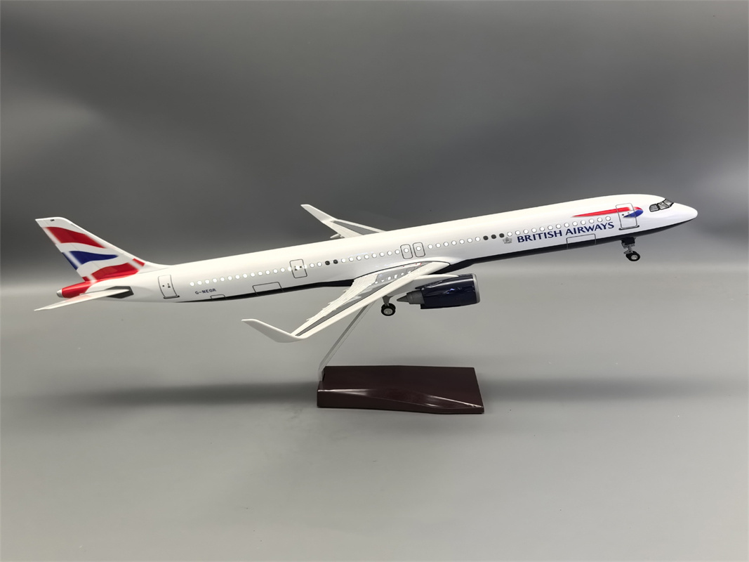 Aereo In Resina Scala 1/100 32 - Model Kit Plane recensione e prezzo