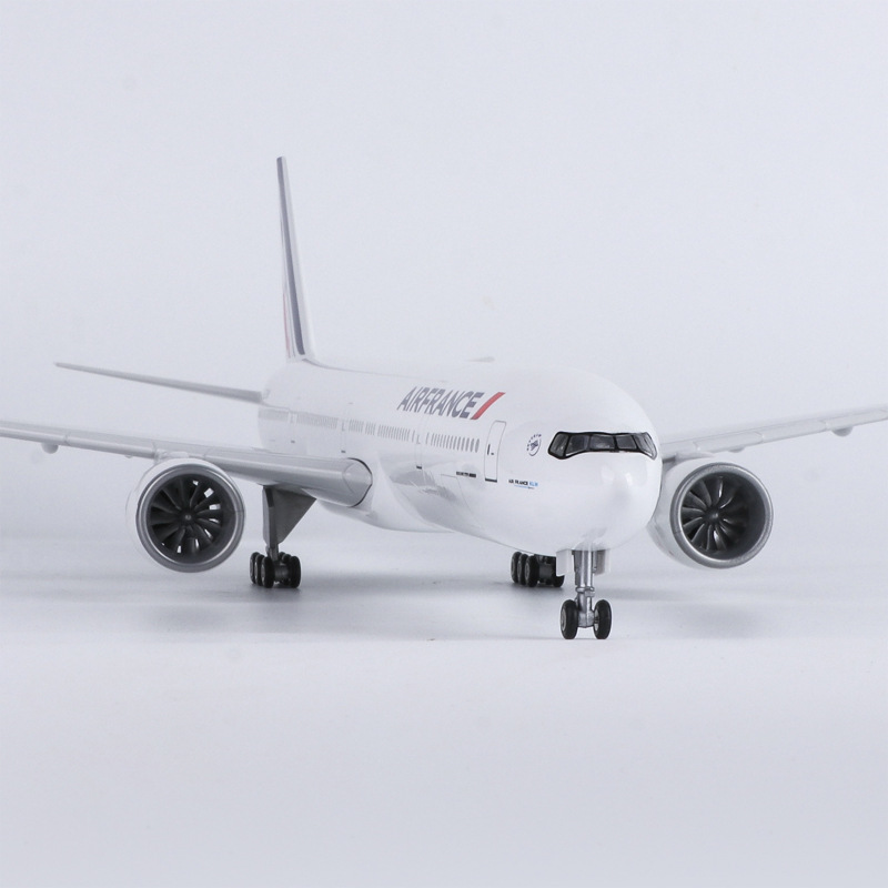 Modellino di Aereo in Scala 1/ - Model Kit Plane recensione e prezzo