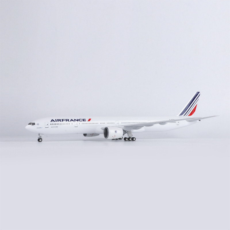 Modellino di Aereo in Scala 1/ - Model Kit Plane recensione e prezzo