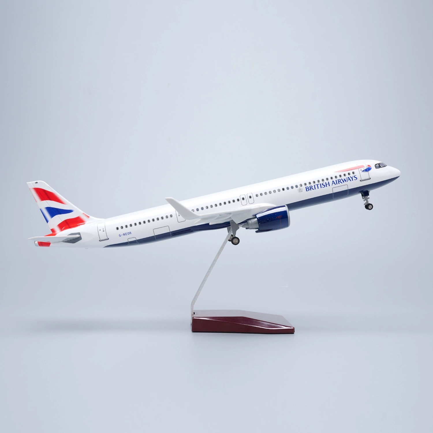 Aereo in resina in scala 1/100 - Model Kit Plane recensione e prezzo