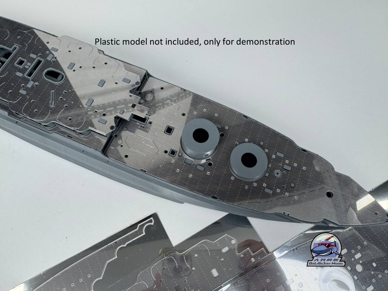 Ponte in metallo in scala 1/35 - Model Kit Uss Arizona recensione e prezzo