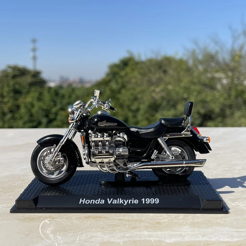 1:18 Valkyrie 1999 lega Tourin - Model Kit Valkyrie recensione e prezzo