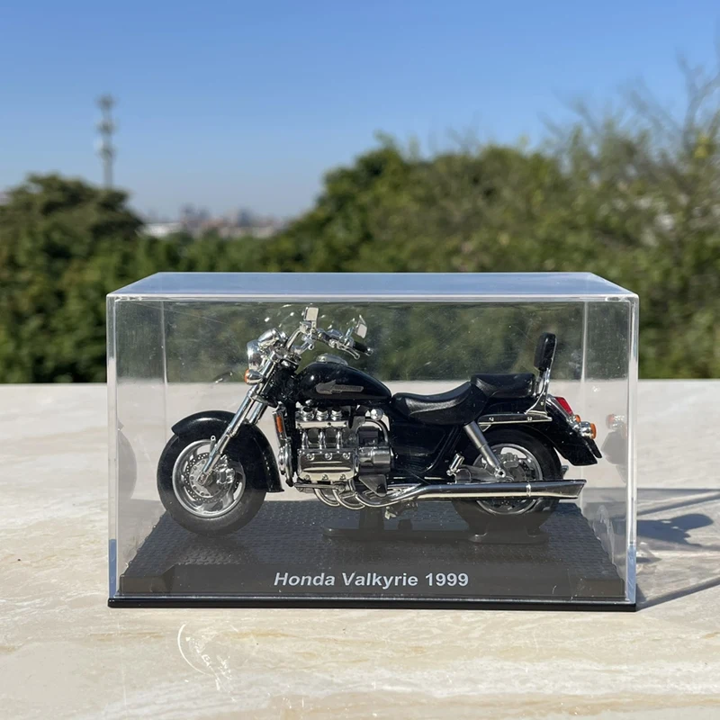 1:18 Valkyrie 1999 lega Tourin - Model Kit Valkyrie recensione e prezzo