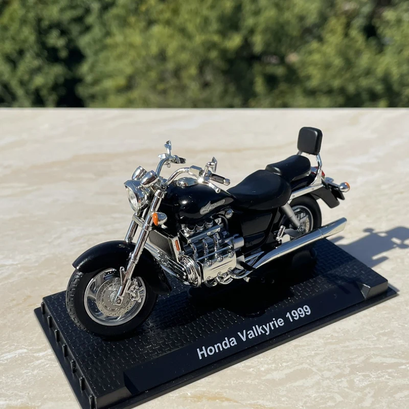 1:18 Valkyrie 1999 lega Tourin - Model Kit Valkyrie recensione e prezzo